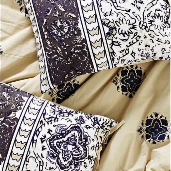 Urban Outfitters Magical Thinking Boho Stripe Reversible Shams Set - Picture 1 of 13